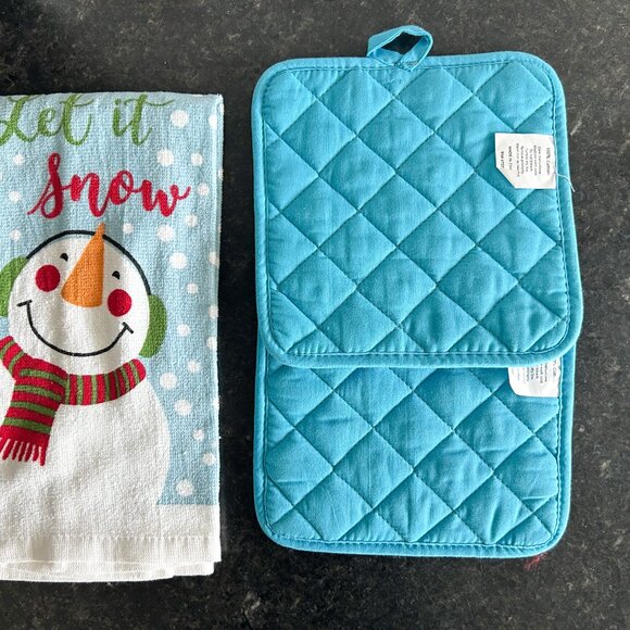 Snowman Kitchen Towel and 2 Hot Pad Holders, Snowman Decor Kitchen Towel Hot Pad - Picture 3 of 7